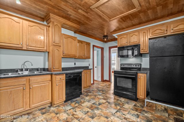 1722 Eastern Pkwy, Louisville, KY 40205