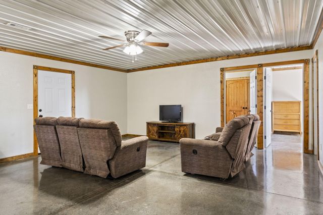 42362 State Hwy 413, Crane, MO 65633