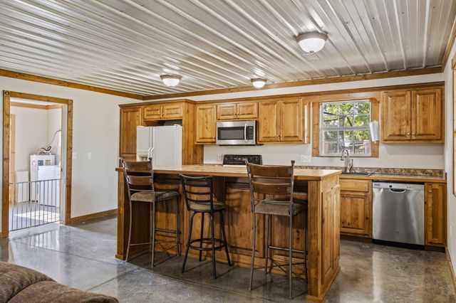 42362 State Hwy 413, Crane, MO 65633