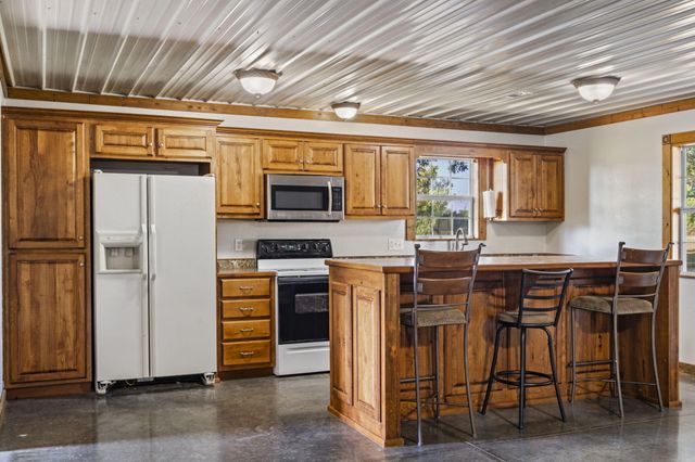 42362 State Hwy 413, Crane, MO 65633