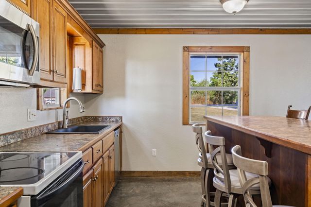 42362 State Hwy 413, Crane, MO 65633