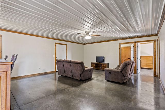 42362 State Hwy 413, Crane, MO 65633