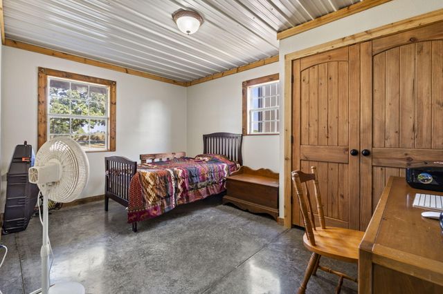 42362 State Hwy 413, Crane, MO 65633