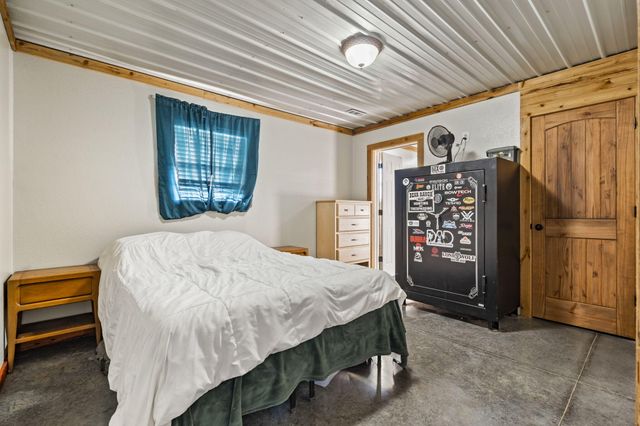 42362 State Hwy 413, Crane, MO 65633