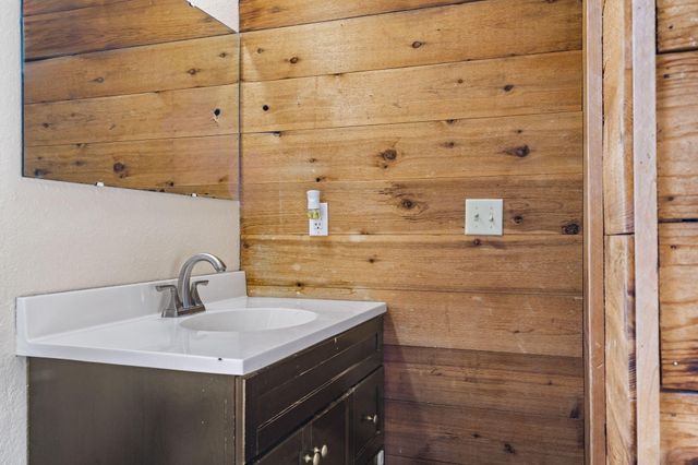 42362 State Hwy 413, Crane, MO 65633