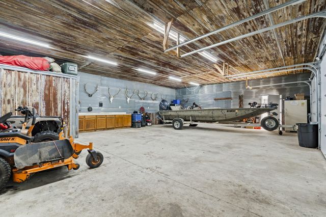 42362 State Hwy 413, Crane, MO 65633