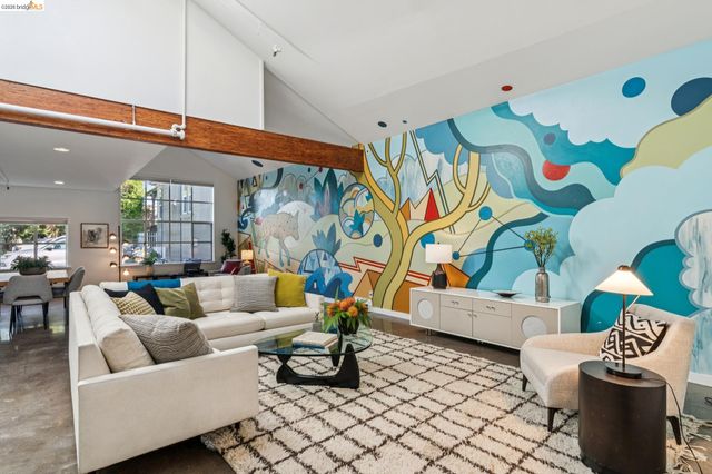 926 Chester G, Oakland, CA 94607
