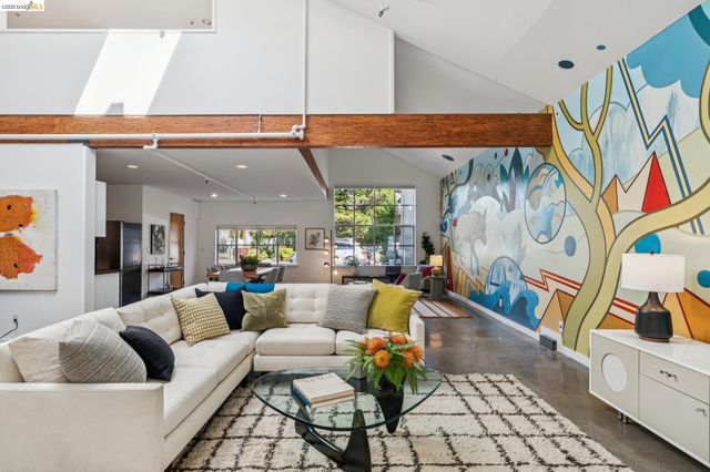 926 Chester G, Oakland, CA 94607