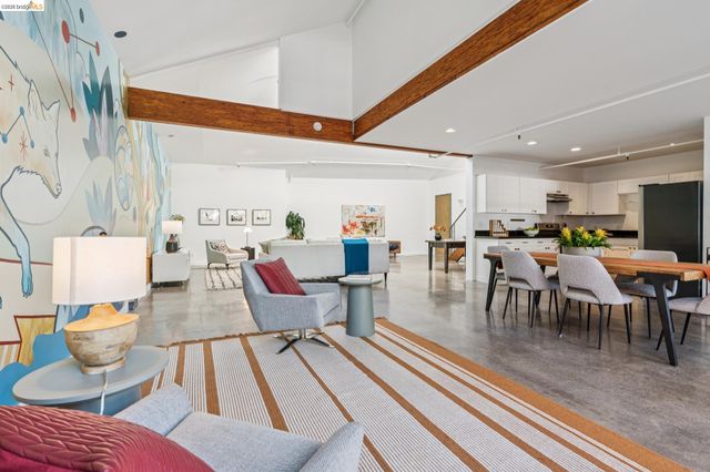926 Chester G, Oakland, CA 94607