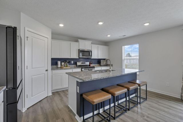 380 E Trinity Way, Newark, OH 43055