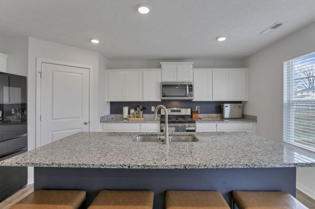 380 E Trinity Way, Newark, OH 43055