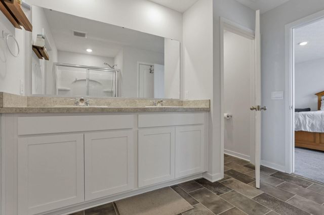 380 E Trinity Way, Newark, OH 43055