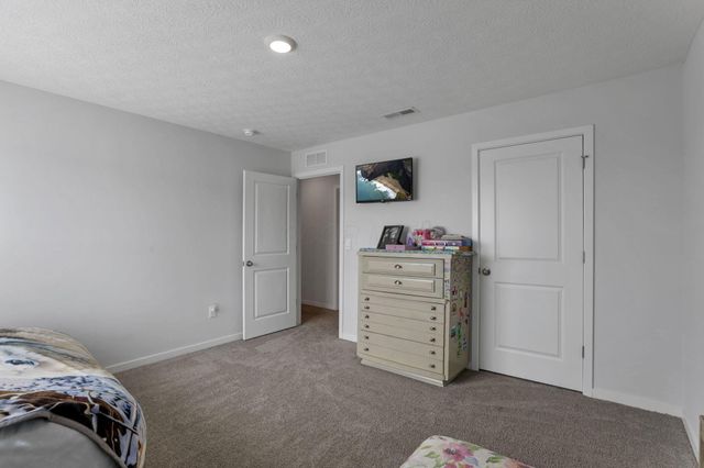 380 E Trinity Way, Newark, OH 43055