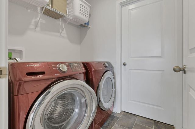 380 E Trinity Way, Newark, OH 43055