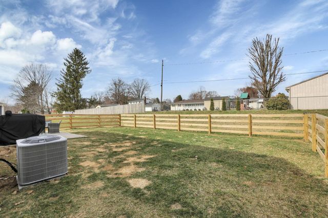 380 E Trinity Way, Newark, OH 43055