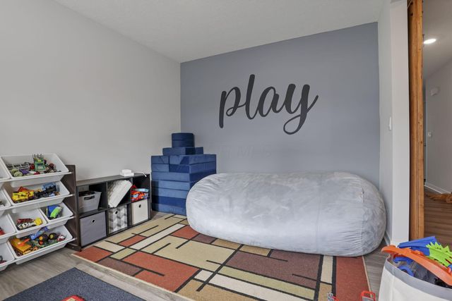 380 E Trinity Way, Newark, OH 43055