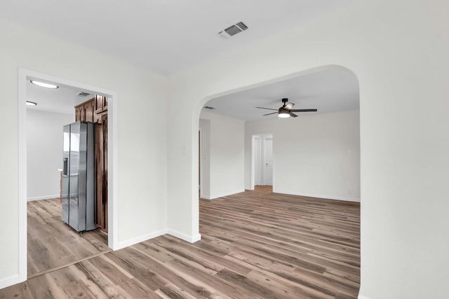 3548 E Lamona Avenue, Fresno, CA 93703