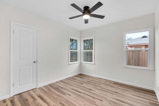 3548 E Lamona Avenue, Fresno, CA 93703