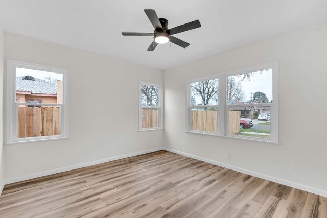 3548 E Lamona Avenue, Fresno, CA 93703