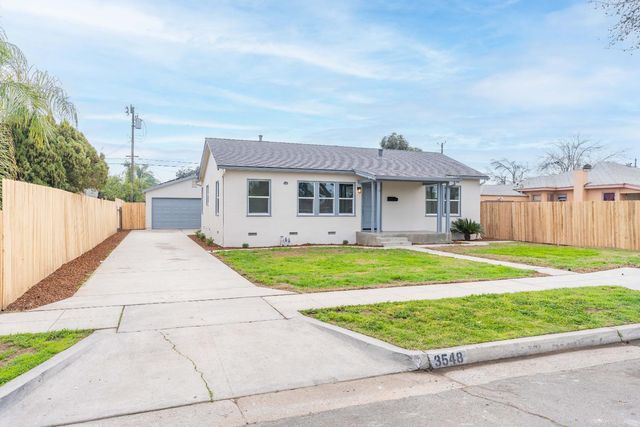 3548 E Lamona Avenue, Fresno, CA 93703