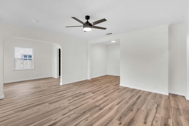 3548 E Lamona Avenue, Fresno, CA 93703