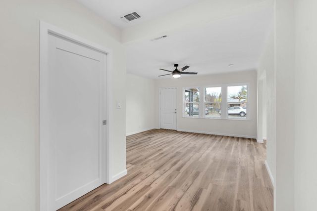 3548 E Lamona Avenue, Fresno, CA 93703