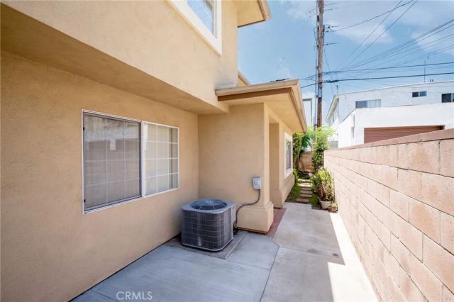1011 Thompson Avenue C, Glendale, CA 91201