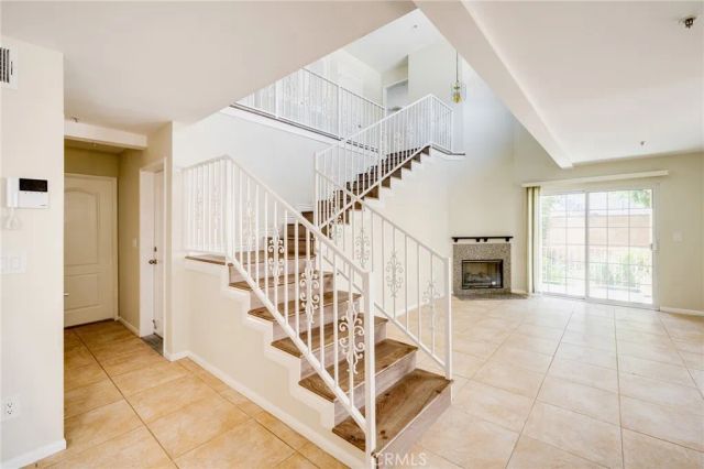 1011 Thompson Avenue C, Glendale, CA 91201
