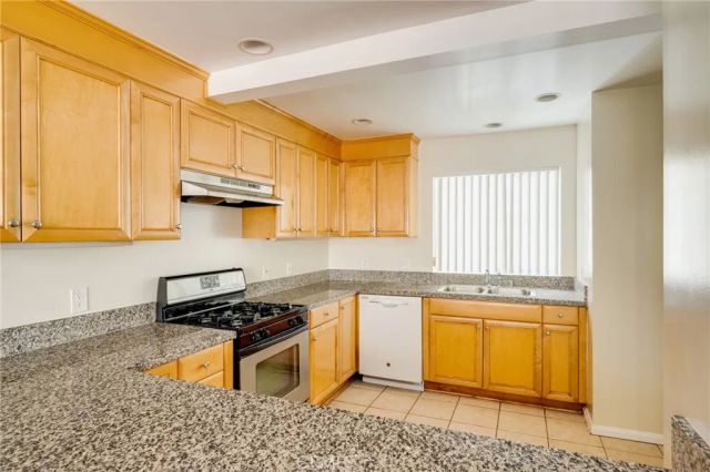 1011 Thompson Avenue C, Glendale, CA 91201