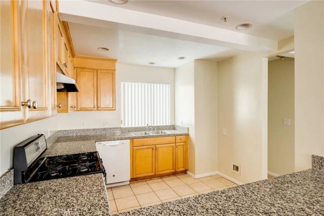1011 Thompson Avenue C, Glendale, CA 91201