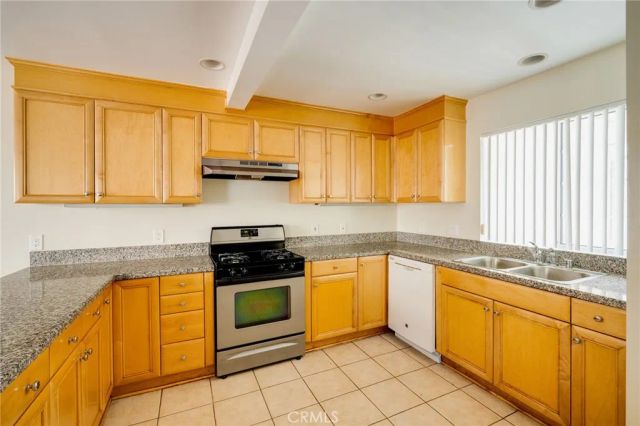1011 Thompson Avenue C, Glendale, CA 91201