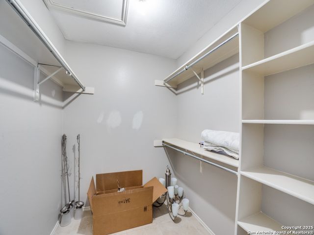 8655 Datapoint Dr Apt 802, San Antonio, TX 78229