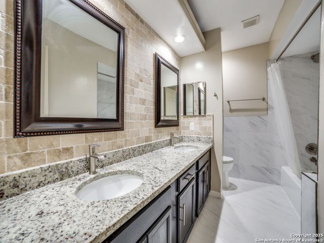 8655 Datapoint Dr Apt 802, San Antonio, TX 78229
