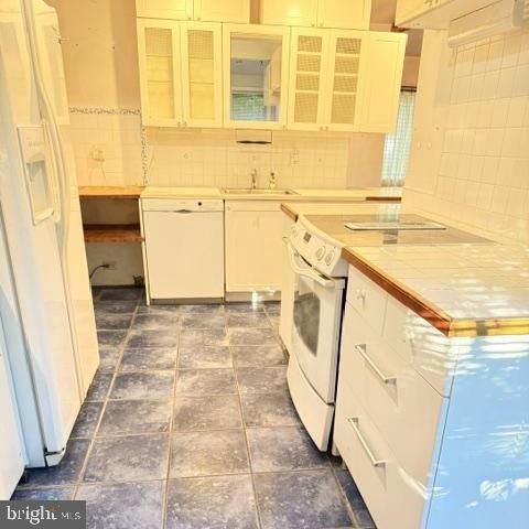 54 IRVING PL, Feasterville-trevose, PA 19053