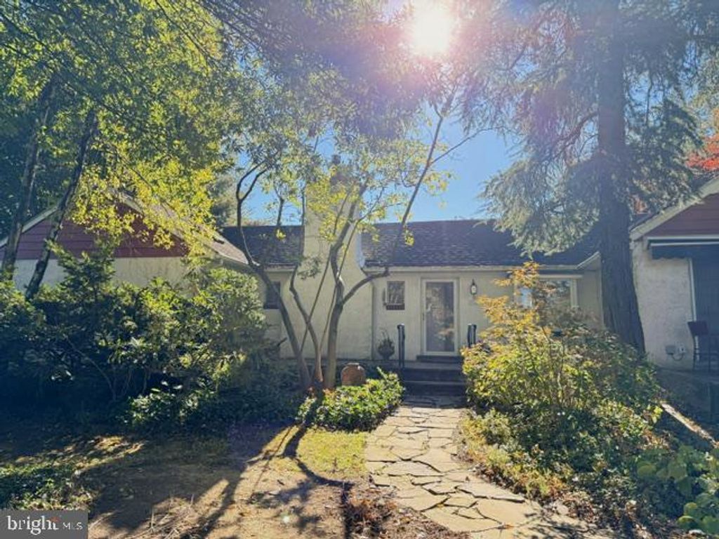 54 IRVING PL, Feasterville-trevose, PA 19053