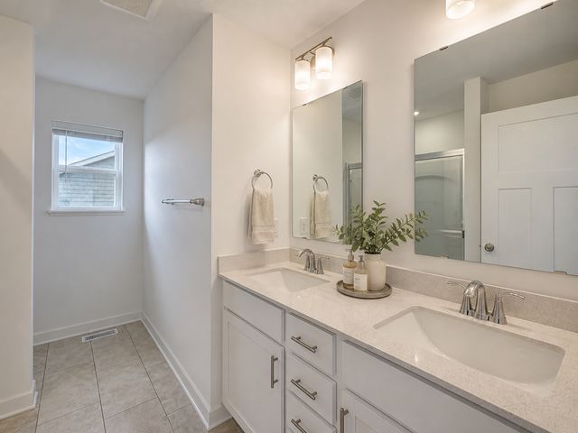 7264 183rd Street W, Lakeville, MN 55044
