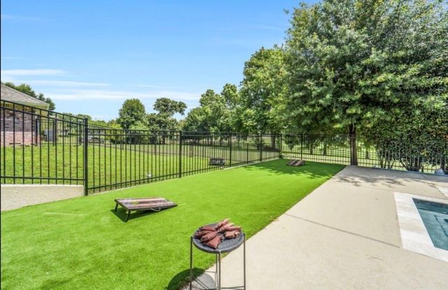 3011 Willow Oak Lane, Sealy, TX 77474