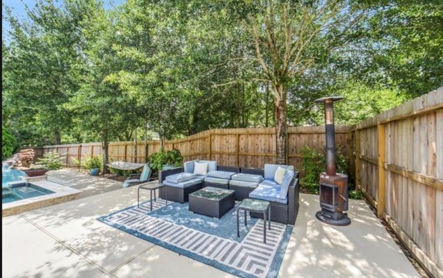 3011 Willow Oak Lane, Sealy, TX 77474