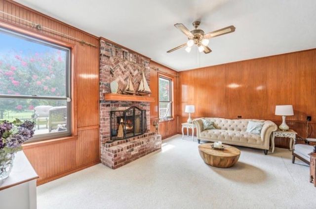 3011 Willow Oak Lane, Sealy, TX 77474