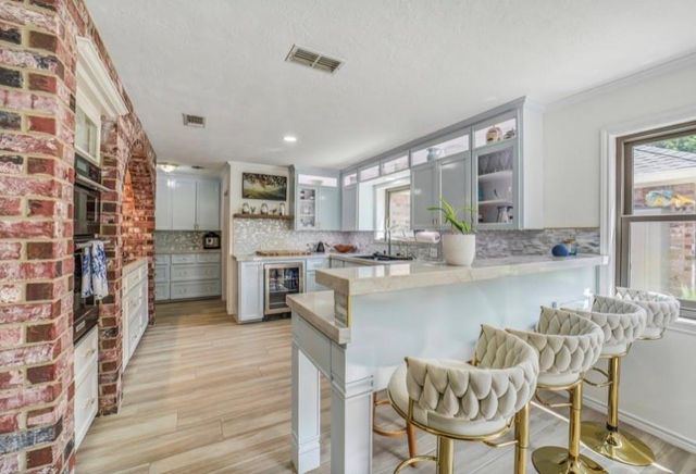 3011 Willow Oak Lane, Sealy, TX 77474