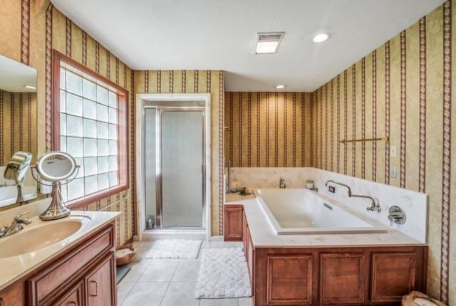 3011 Willow Oak Lane, Sealy, TX 77474