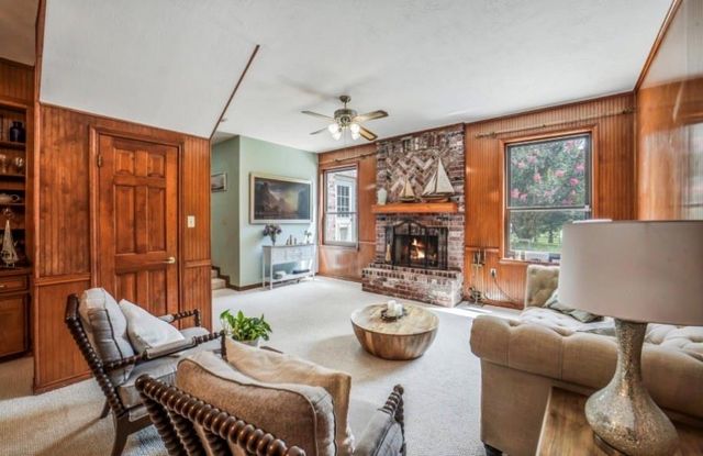 3011 Willow Oak Lane, Sealy, TX 77474