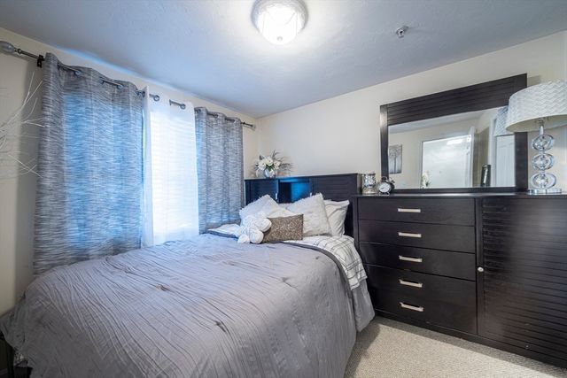 417 Hildreth St 2, Lowell, MA 01850