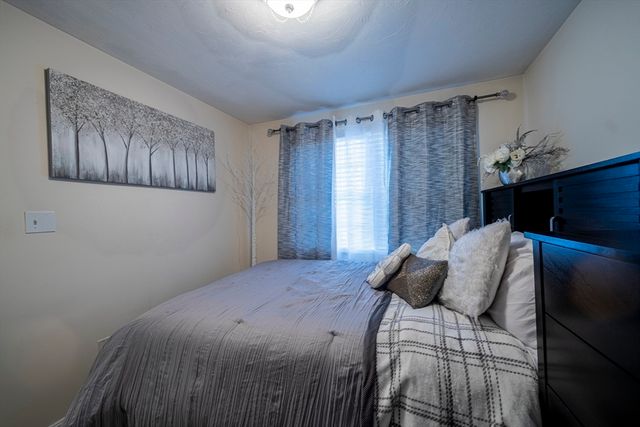 417 Hildreth St 2, Lowell, MA 01850