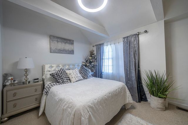 417 Hildreth St 2, Lowell, MA 01850