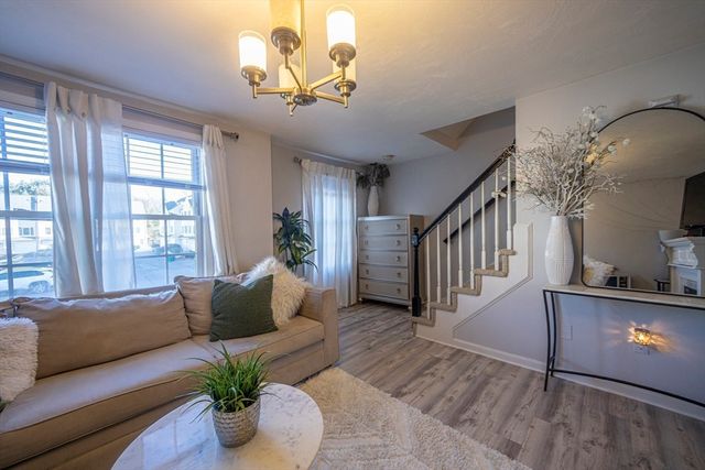 417 Hildreth St 2, Lowell, MA 01850