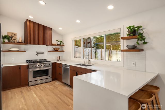 24024 95th Place W, Edmonds, WA 98020