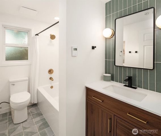 24024 95th Place W, Edmonds, WA 98020