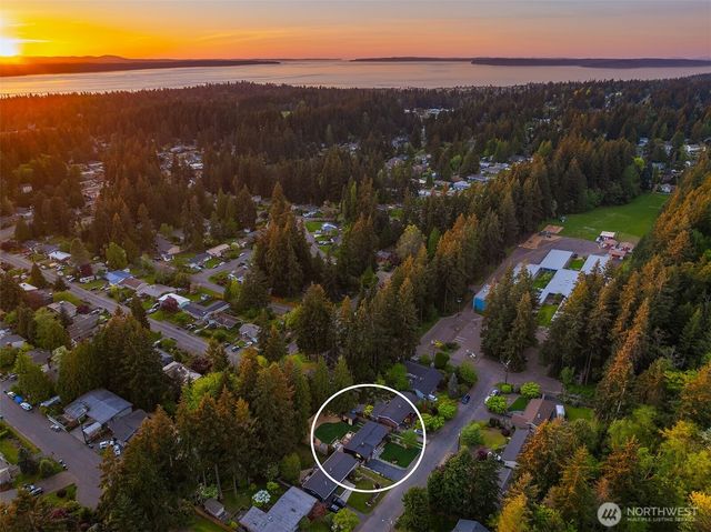 24024 95th Place W, Edmonds, WA 98020