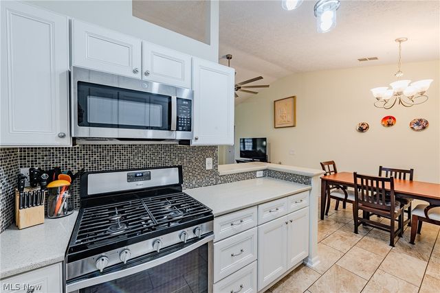 2904 Shakespeare Lane, Avon, OH 44011